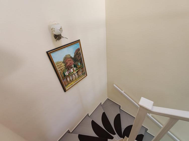 Casă individuală cu 4 camere cu Canalizare în Sânpetru