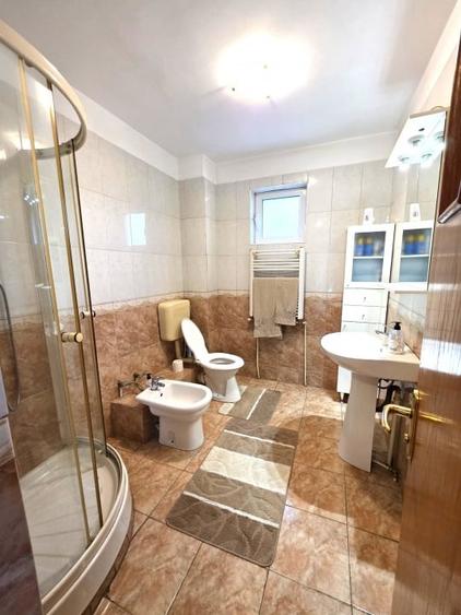 Casă individuală cu 6 camere cu Piscina în Bragadiru