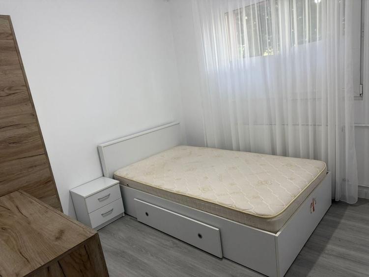 Apartament cu 2 camere semidecomandat în Giurgiului