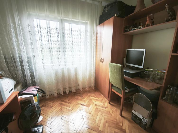 Apartament cu 3 camere decomandat în Decebal