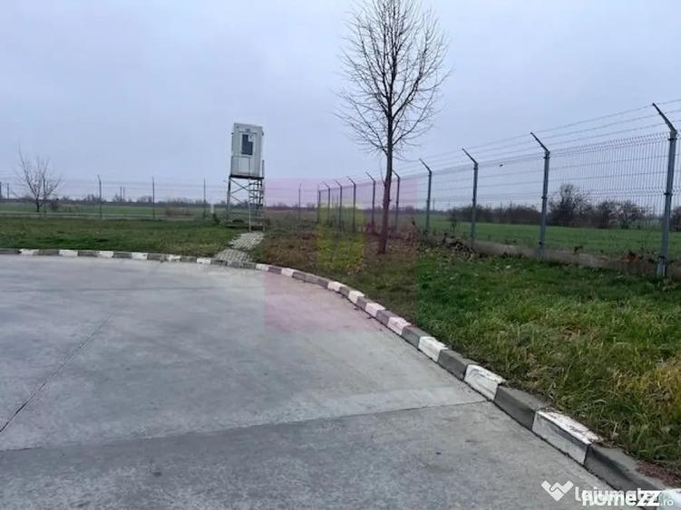 Teren de 13853 mp, în Domnești
