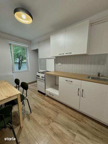 Apartament cu 2 camere decomandat în Cornișa