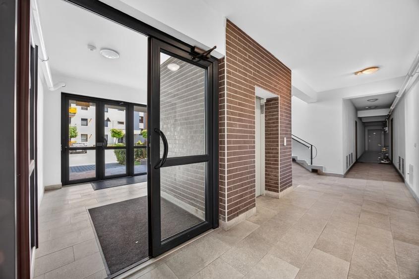 Apartament cu 2 camere semidecomandat, mobilat în Tractorul