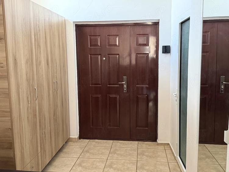 Apartament cu 3 camere decomandat în Delfinariu