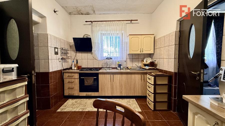 Casă individuală cu 5 camere cu Canalizare în Halânga