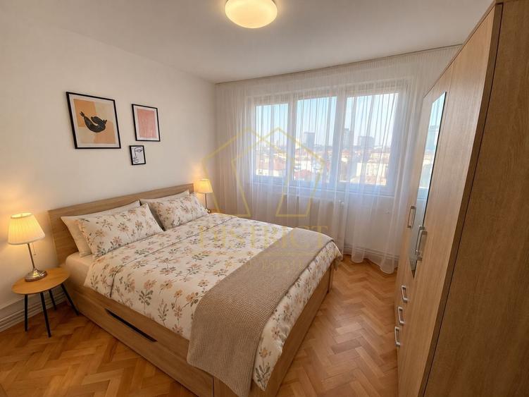 Apartament cu 3 camere semidecomandat, mobilat în Central