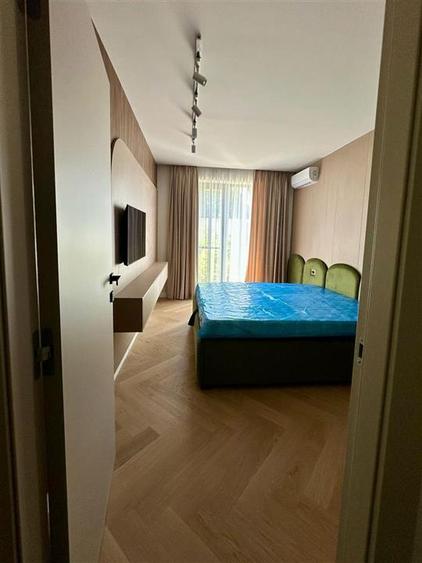 Apartament cu 4 camere semidecomandat, mobilat în Iancu Nicolae
