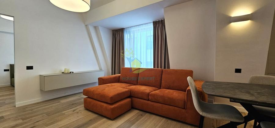 Apartament cu 3 camere semidecomandat, mobilat în Aviației