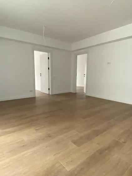 Apartament cu 3 camere semidecomandat în Voluntari