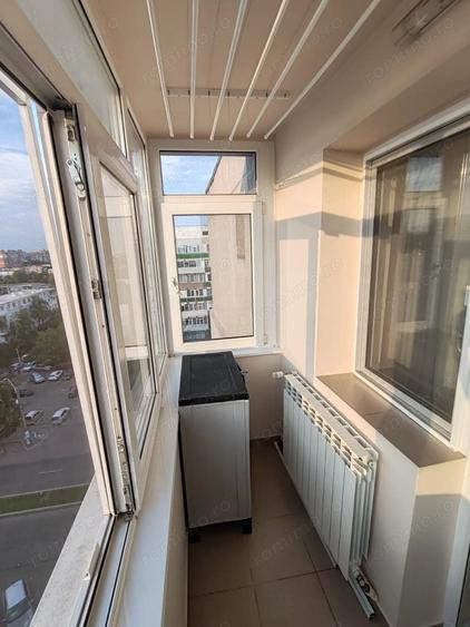 Apartament cu 4 camere decomandat în Micro 20
