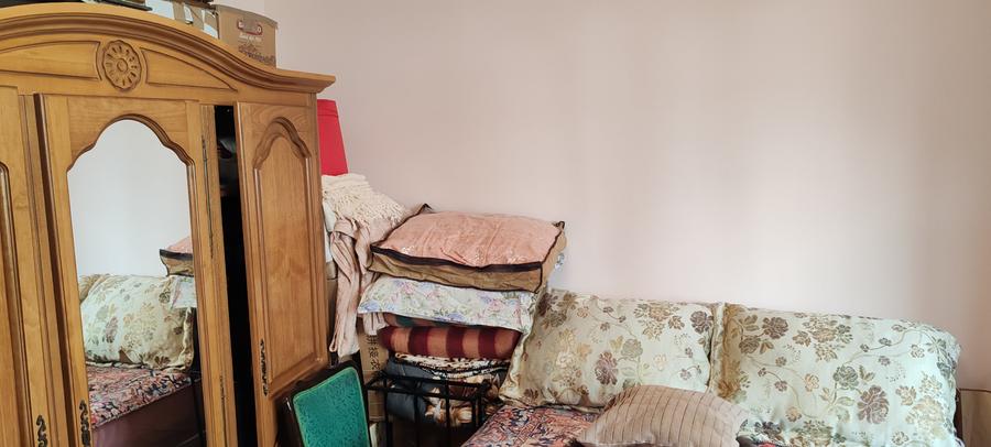 Apartament cu 2 camere semidecomandat în Olteniței