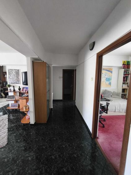 Apartament cu 4 camere decomandat în Militari