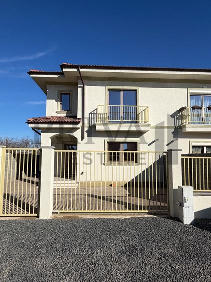 Duplex cu 4 camere cu Canalizare în Giroc