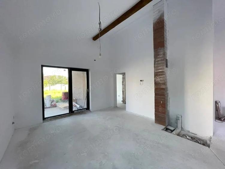 Casă cu 6 camere cu Teren 420 Mp în Ghiroda