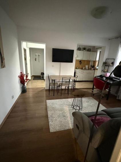 Apartament cu 2 camere semidecomandat în Gară