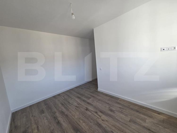 Apartament cu 3 camere semidecomandat în Florești