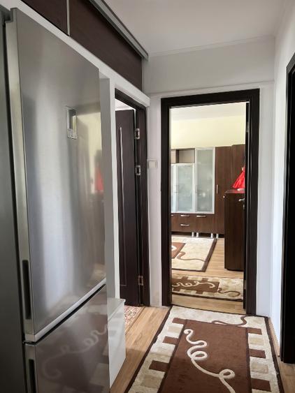 Apartament cu 2 camere semidecomandat, mobilat în Km 4-5