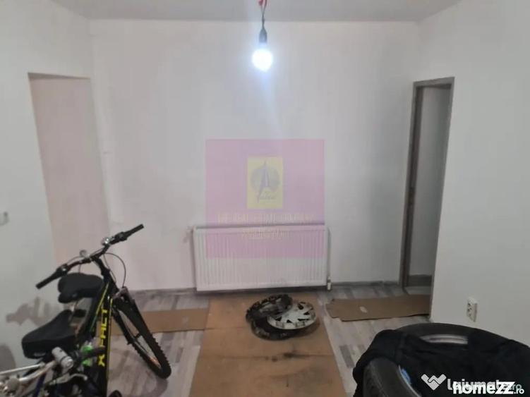 Casă cu 2 camere cu Teren 4 Mp în Azuga