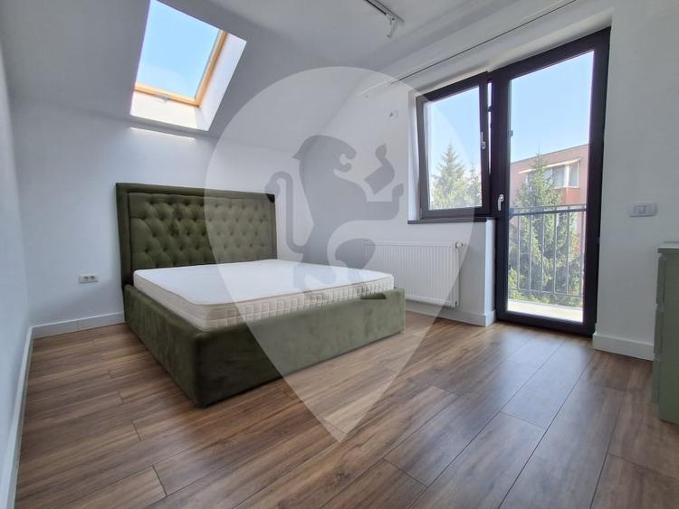 Apartament cu 3 camere decomandat în Florilor