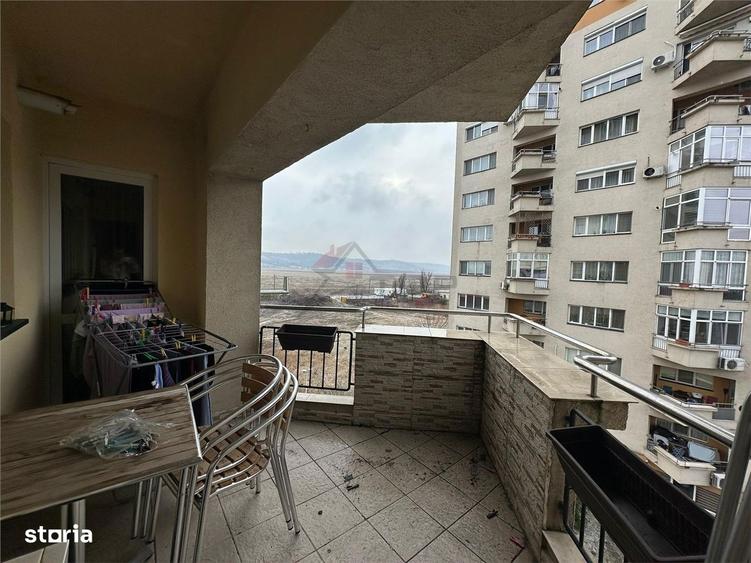 Apartament cu 3 camere decomandat în Canta