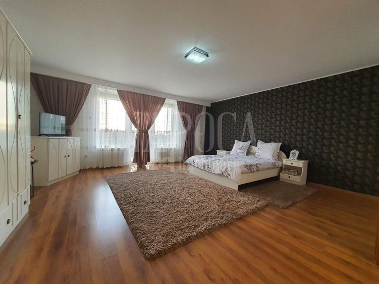 Casă individuală cu 12 camere cu Canalizare în Oncea