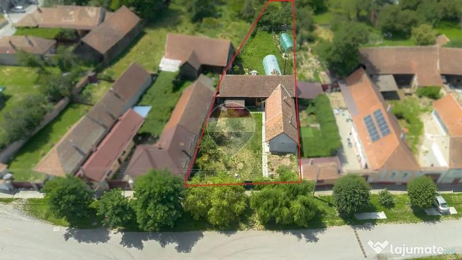 Casă cu 2 camere cu Teren 931 Mp în Șinca