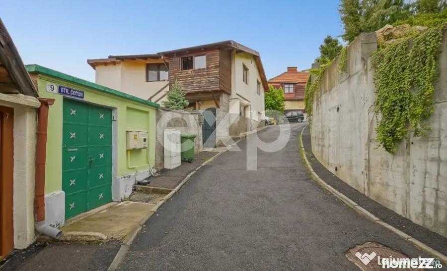 Casă cu 5 camere cu Teren 355 Mp în Schei