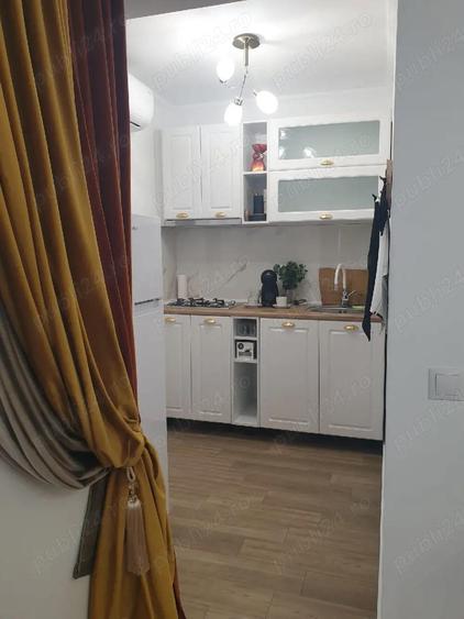 Garsonieră decomandată în Central