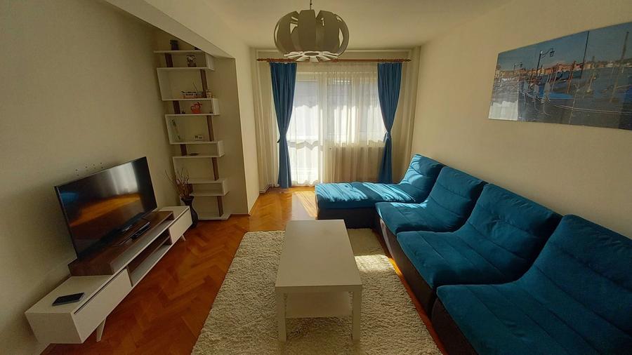 Apartament cu 3 camere decomandat în Ștrand