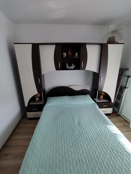 Apartament cu 4 camere semidecomandat în Central