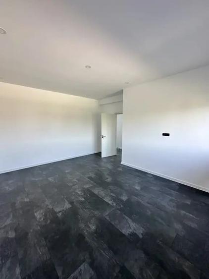 Casă cu 4 camere în Domnești