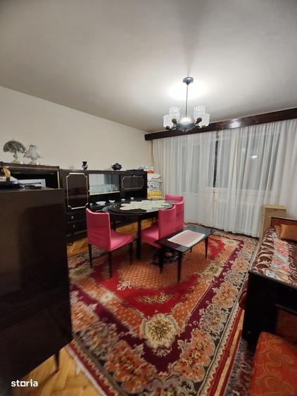 Apartament cu 3 camere decomandat în Progresul