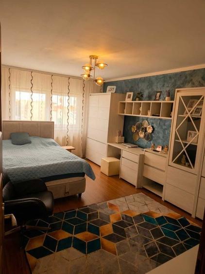 Apartament cu 2 camere decomandat în Republicii