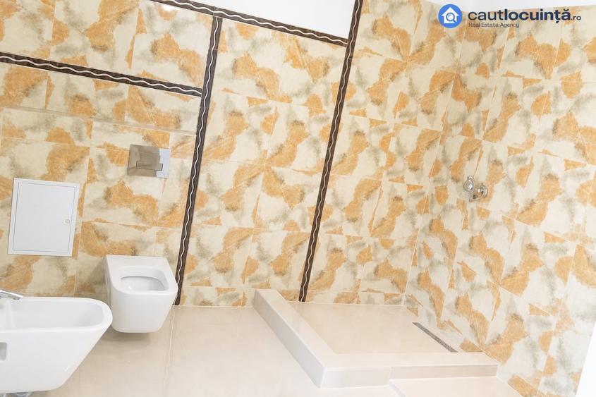 Casă cu 5 camere cu Teren 220 Mp în Vitan