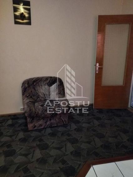 Apartament cu 4 camere decomandat în Soarelui