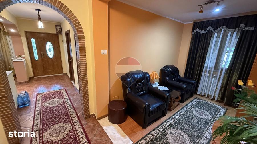 Casă cu 5 camere cu Teren 529 Mp în Bolotești