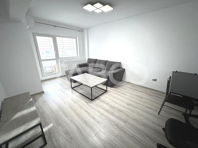 Apartament cu 3 camere decomandat, mobilat în Ștrand
