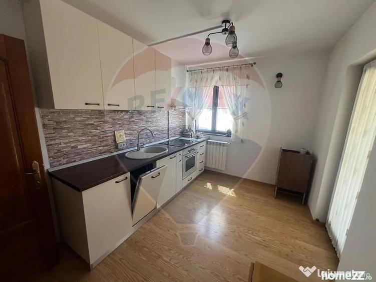 Casă cu 5 camere cu Teren 679 Mp în Central