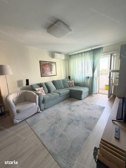 Apartament cu 3 camere decomandat în Titan