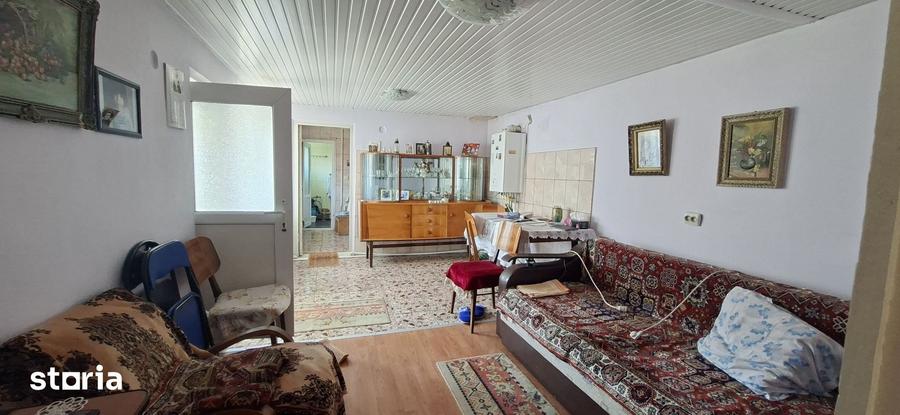 Casă cu 3 camere cu Teren 1905 Mp în Vânători