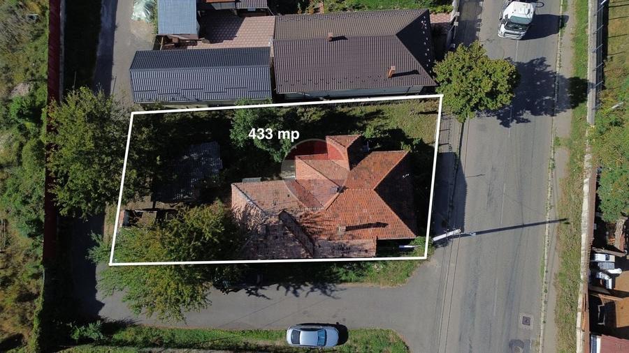 Casă individuală cu 6 camere cu Teren 433 Mp în Sud