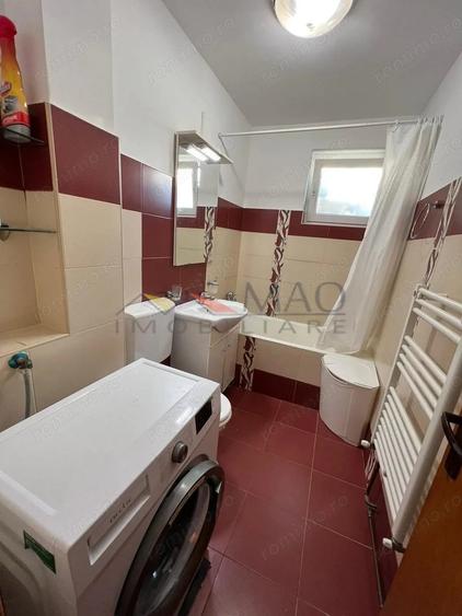 Apartament cu 4 camere decomandat în Cornișa