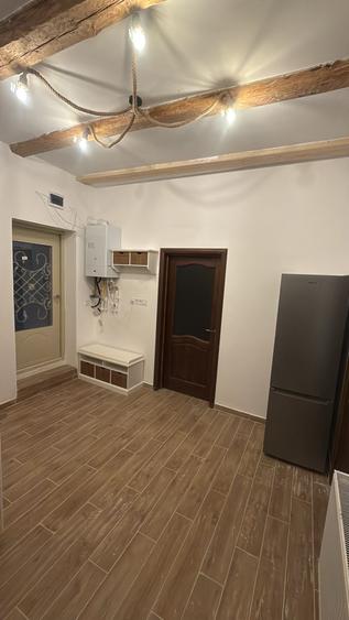 Casă individuală cu 2 camere cu Canalizare în Brașovul Vechi