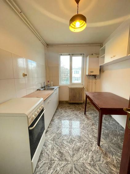 Apartament cu 2 camere semidecomandat în Tătărași
