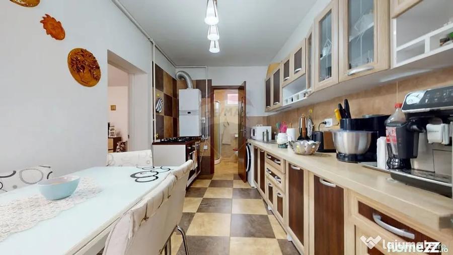 Casă cu 4 camere cu Teren 1004 Mp în Hărman