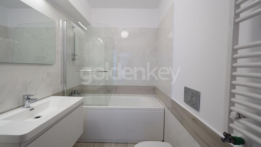 Apartament cu 4 camere decomandat în Băneasa