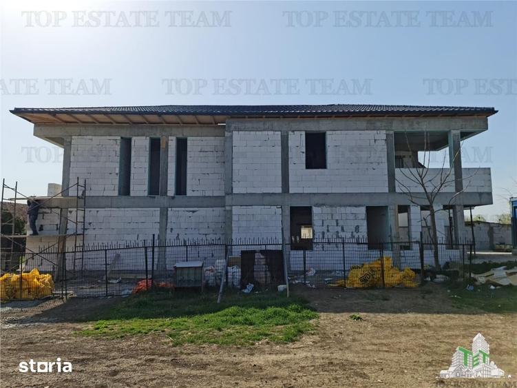 Casă cu 6 camere cu Teren 450 Mp în Valu lui Traian