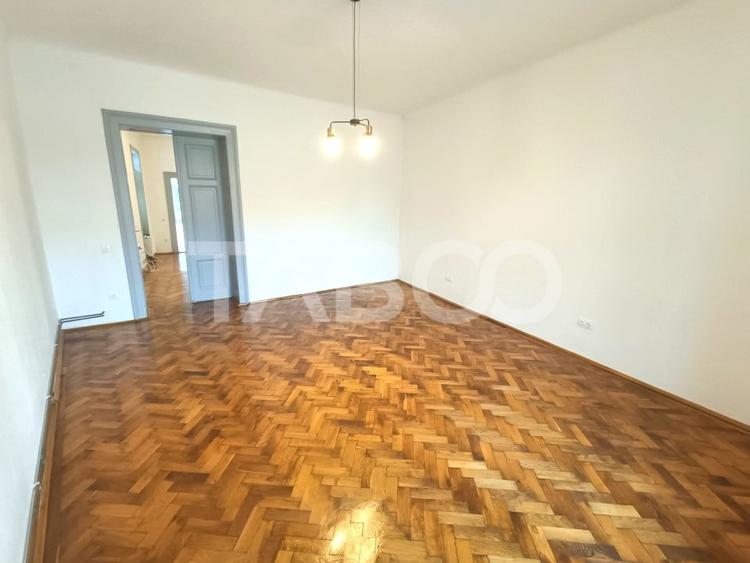 Apartament cu 2 camere nedecomandat în Central