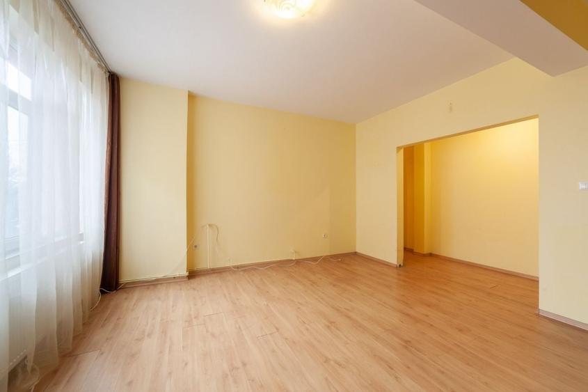 Apartament cu 3 camere decomandat în Găvana