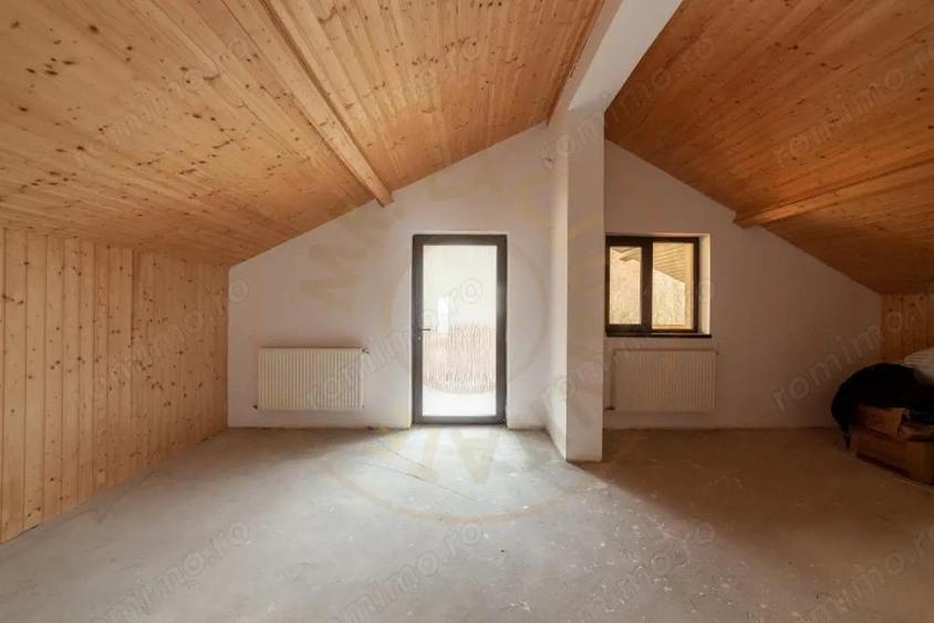 Casă cu Teren 663 Mp în Izvorani